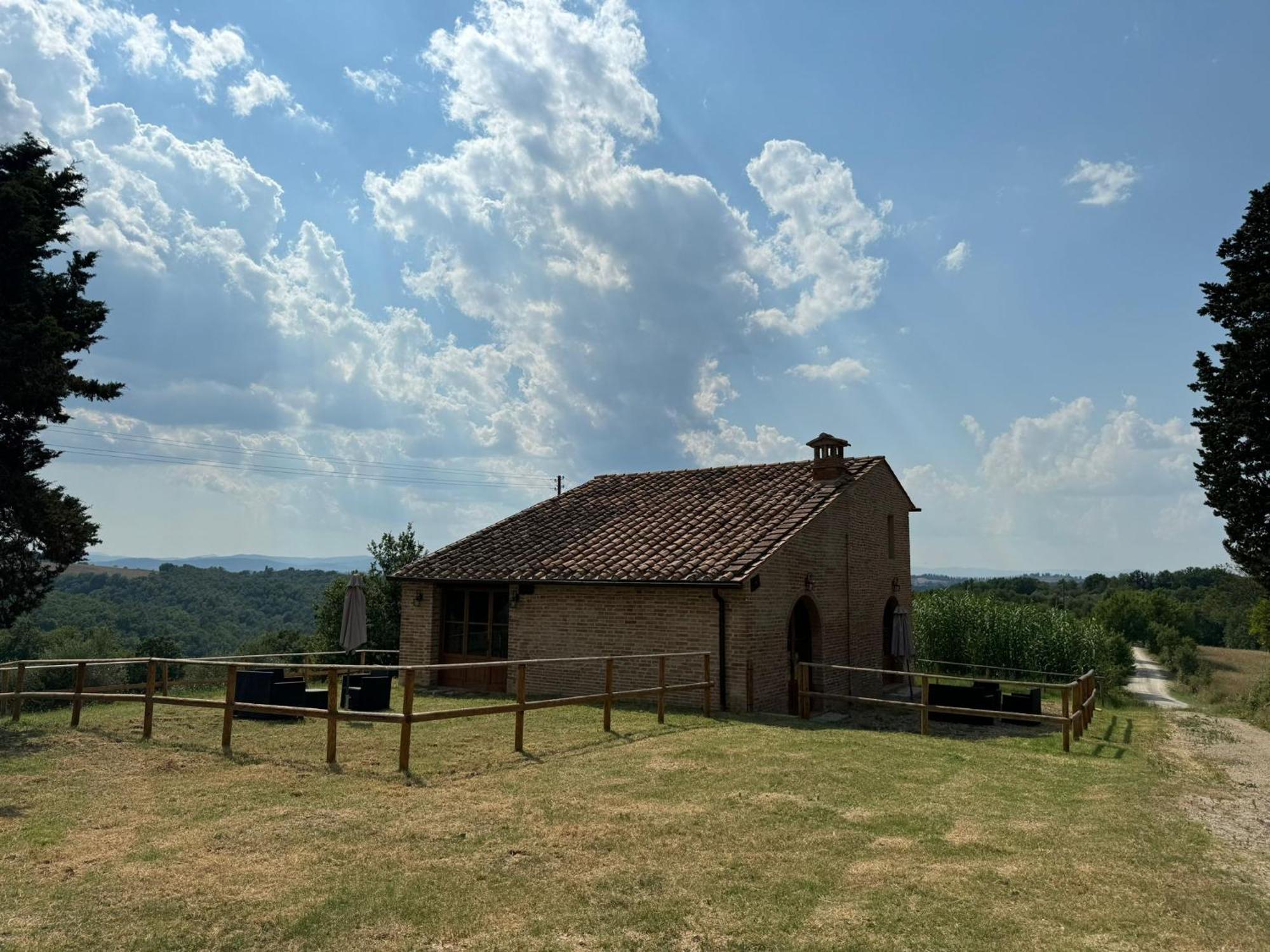 Agriturismo Diffuso Monte Oliveto Maggiore Chiusure المظهر الخارجي الصورة